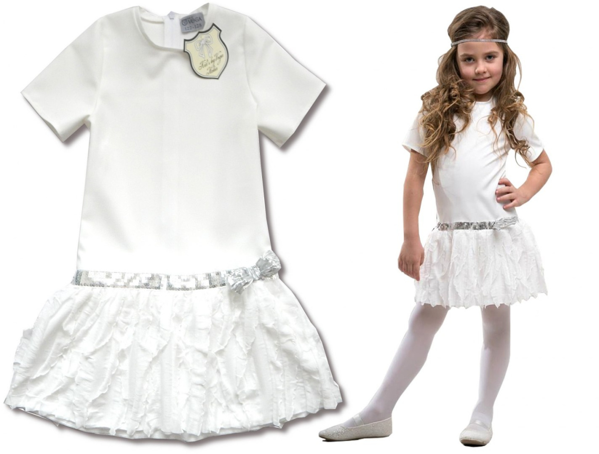 Elegancka sukienka ecrue z pionowymi falbankami i srebrnym paskiem Elegancka sukienka ecrue z pionowymi falbankami i srebrnym paskiem