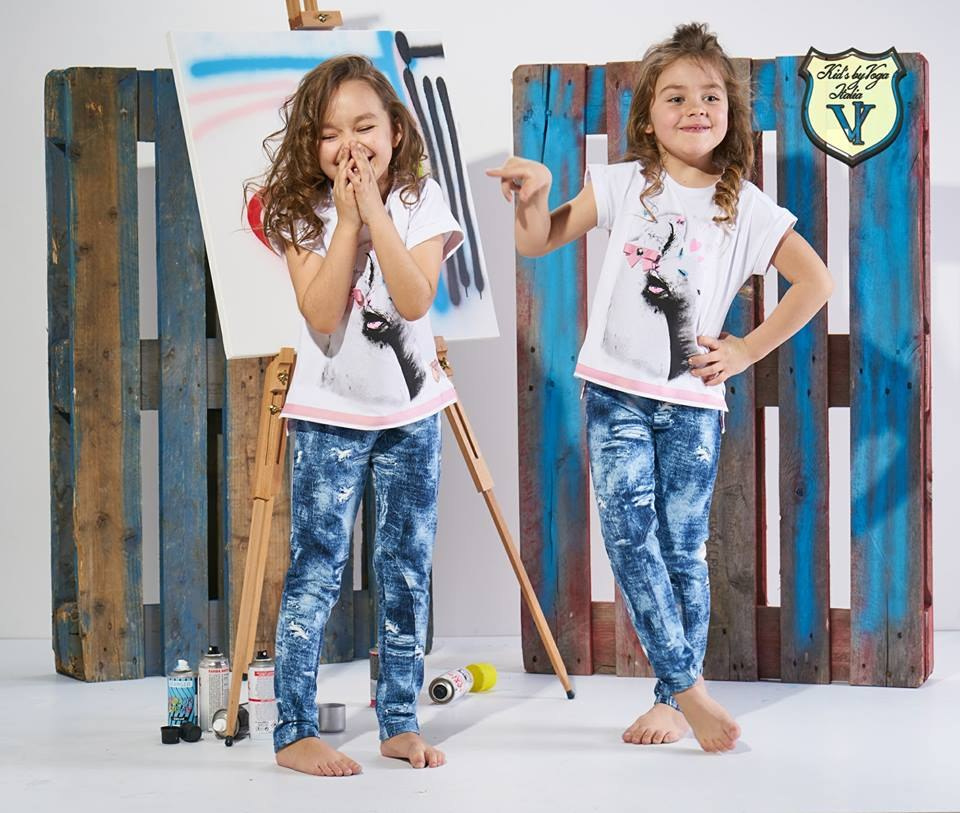 Zestaw FOCZKI - tshirt z nadrukiem i spodnie a'la jeans Zestaw FOCZKI - tshirt z nadrukiem i spodnie a'la jeans