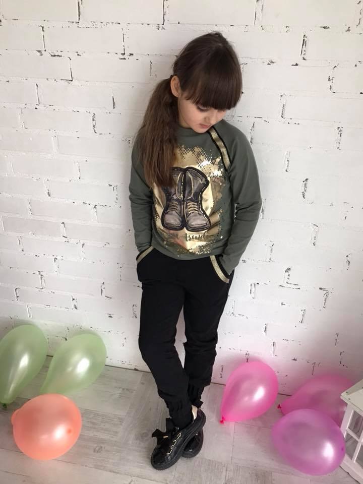 Zestaw SHOE TRENDS z nadrukiem i mankietami Zestaw SHOE TRENDS z nadrukiem i mankietami