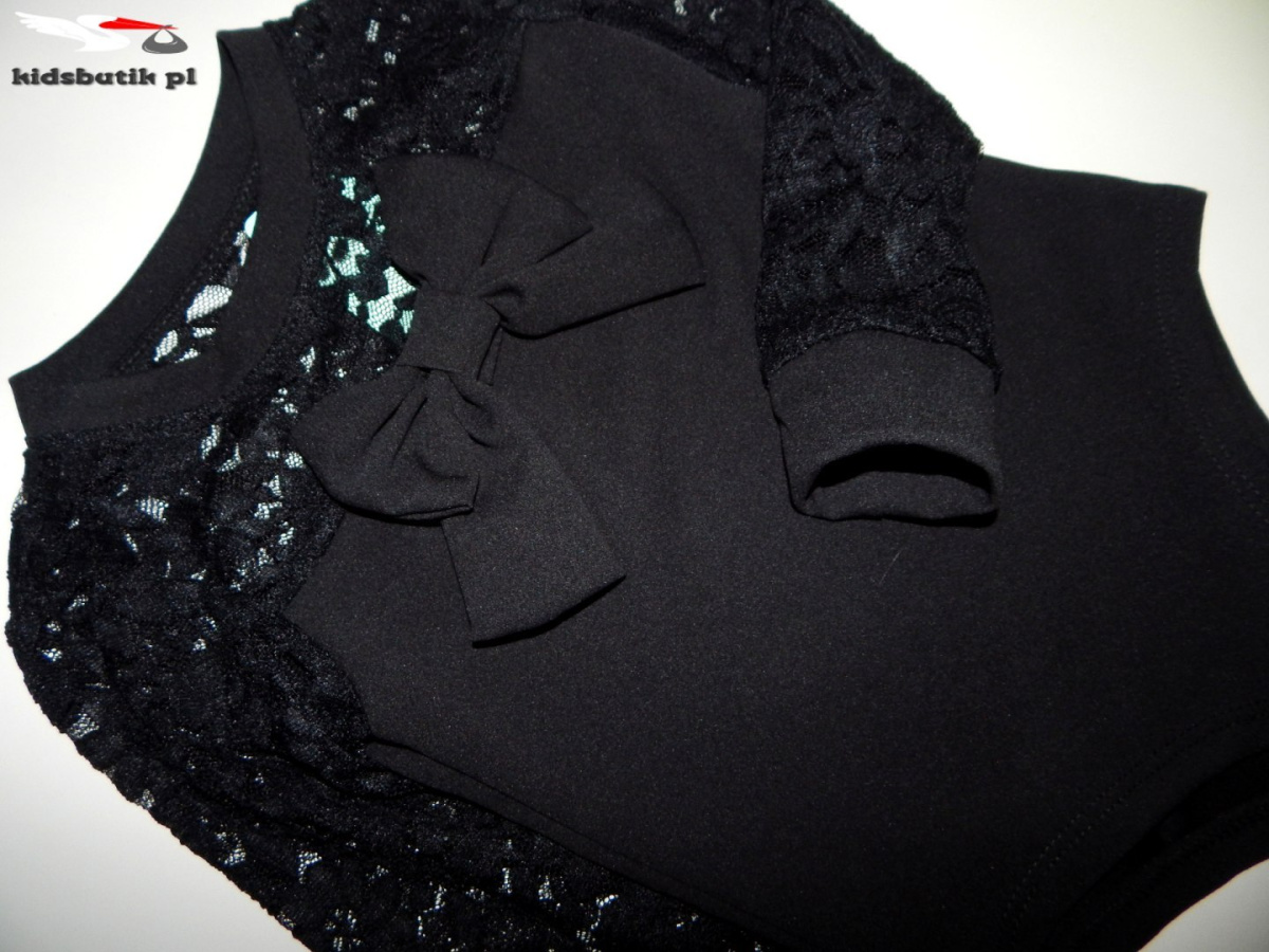 Body with long sleeves, lace and bow Body with long sleeves, lace and bow