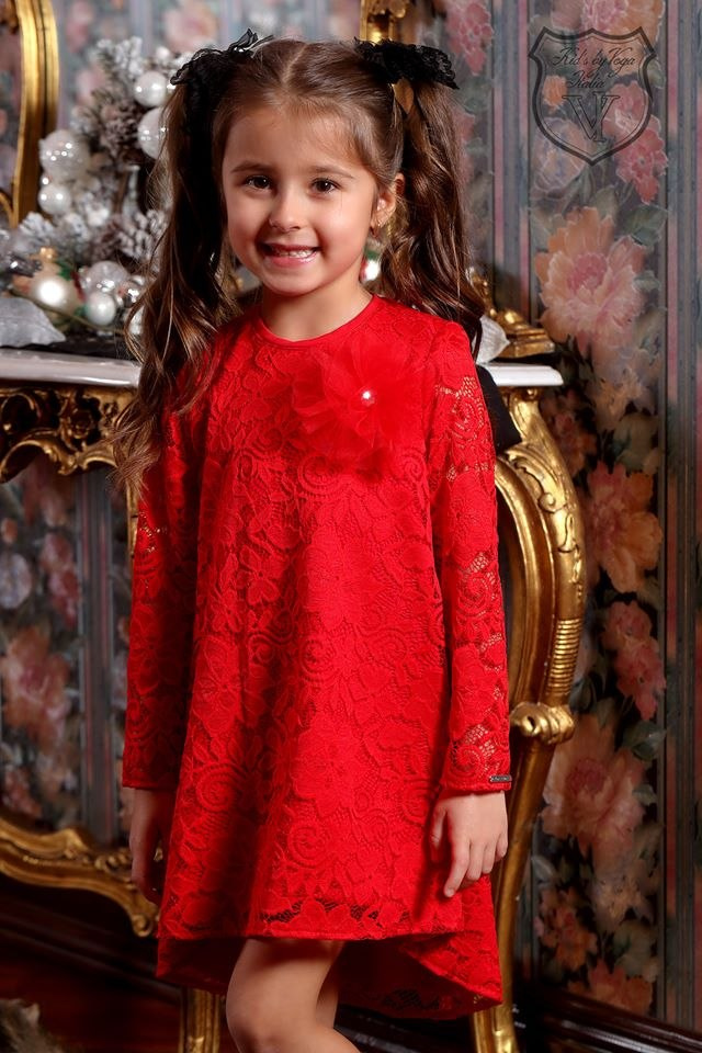 Elegant dress with lace Elegant dress with lace