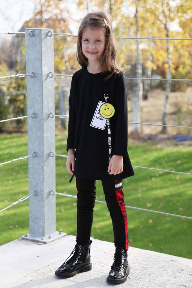 Leggings with grate and printed tape Leggings with grate and printed tape