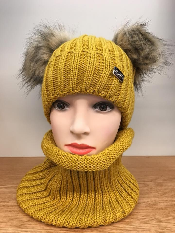 Winter set hat and neck warmer with 2 POMPOMS-powder pink Winter set hat and neck warmer with 2 POMPOMS-powder pink