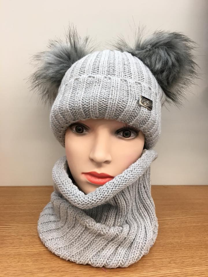 Winter set hat and neck warmer with 2 POMPOMS-powder pink Winter set hat and neck warmer with 2 POMPOMS-powder pink