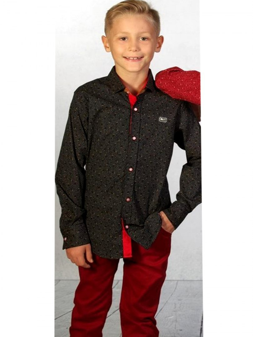 The sleek black shirt in pattern with the tape on the back The sleek black shirt in pattern with the tape on the back