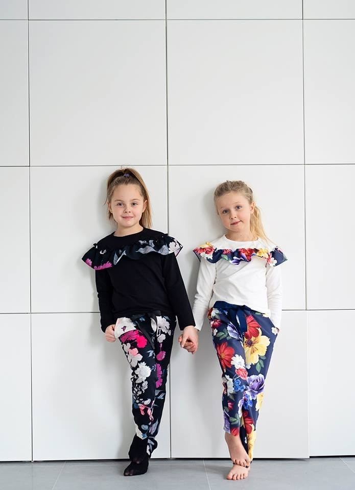Set of FLOWERS with a frill and bow Set of FLOWERS with a frill and bow
