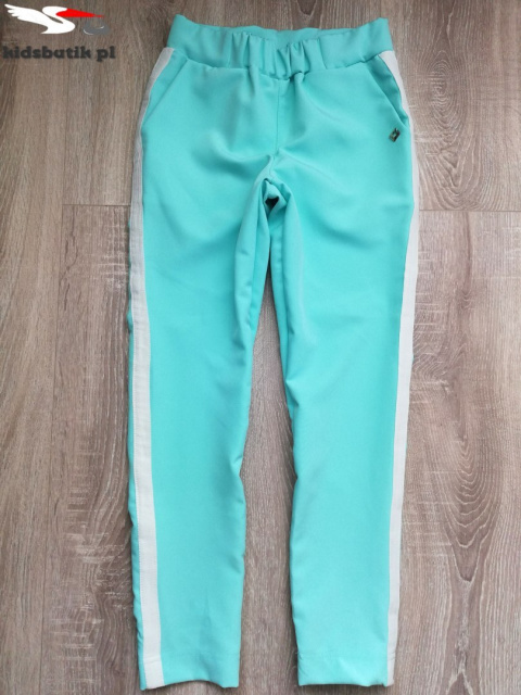 Elegant 7/8 pants with stripes Elegant 7/8 pants with stripes