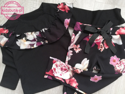 Set of FLOWERS with a frill and bow Set of FLOWERS with a frill and bow