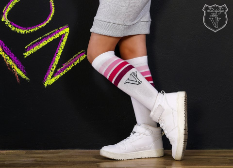 Logged white knee socks with pink stripes Logged white knee socks with pink stripes