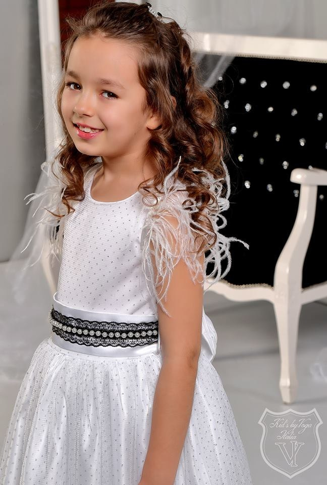 Elegant ladies ' knitted dress FEATHERS from bolerkiem Elegant ladies ' knitted dress FEATHERS from bolerkiem