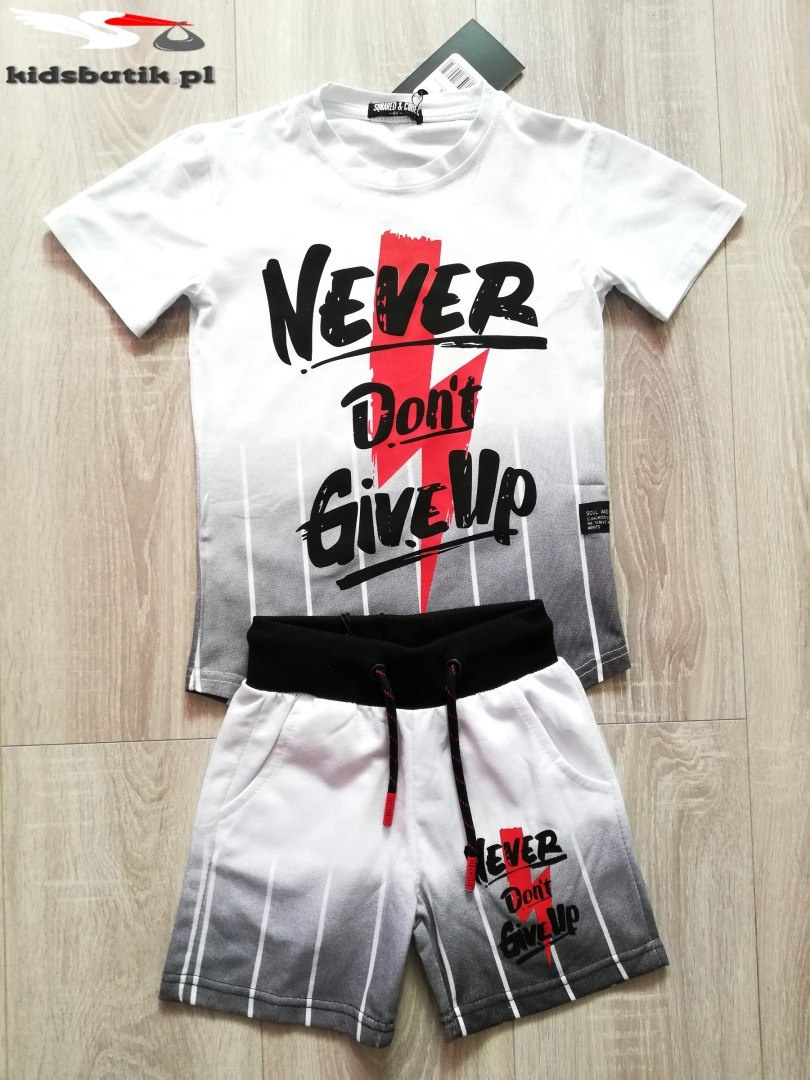 Summer Set NEVER DON'T GIVE UP-White Summer Set NEVER DON'T GIVE UP-White