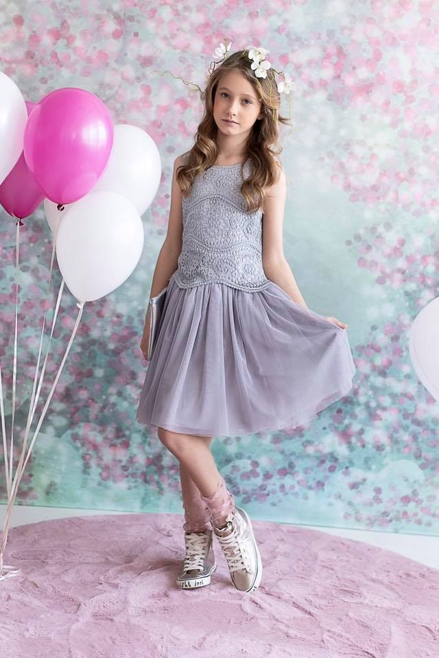 Elegant dress with a corset with a guipure Elegant dress with a corset with a guipure