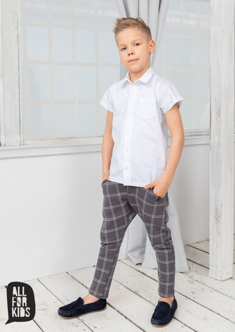 Smooth, white shirt with short sleeves Smooth, white shirt with short sleeves