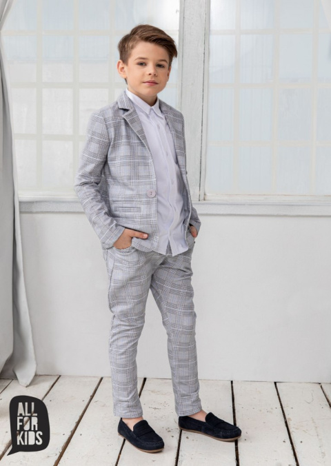Elegantly sporty light grey checkered suit with fly included Elegantly sporty light grey checkered suit with fly included