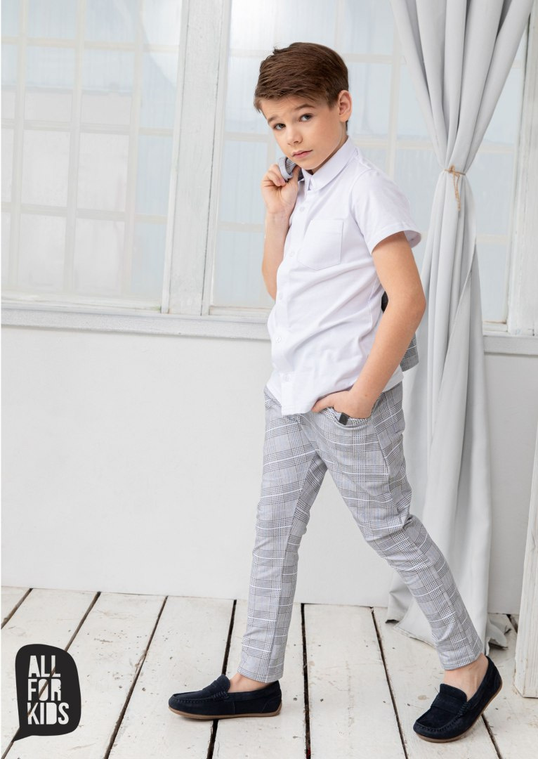 Elegantly sporty light grey checkered suit with fly included Elegantly sporty light grey checkered suit with fly included