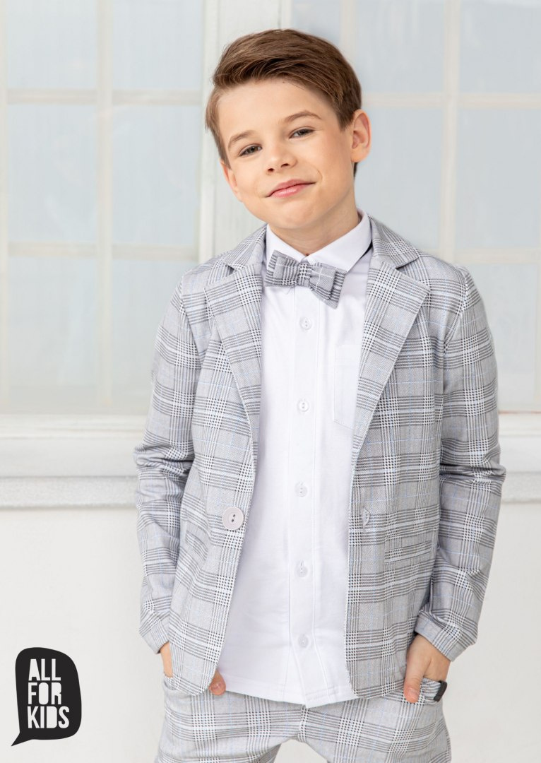 Elegantly sporty light grey checkered suit with fly included Elegantly sporty light grey checkered suit with fly included