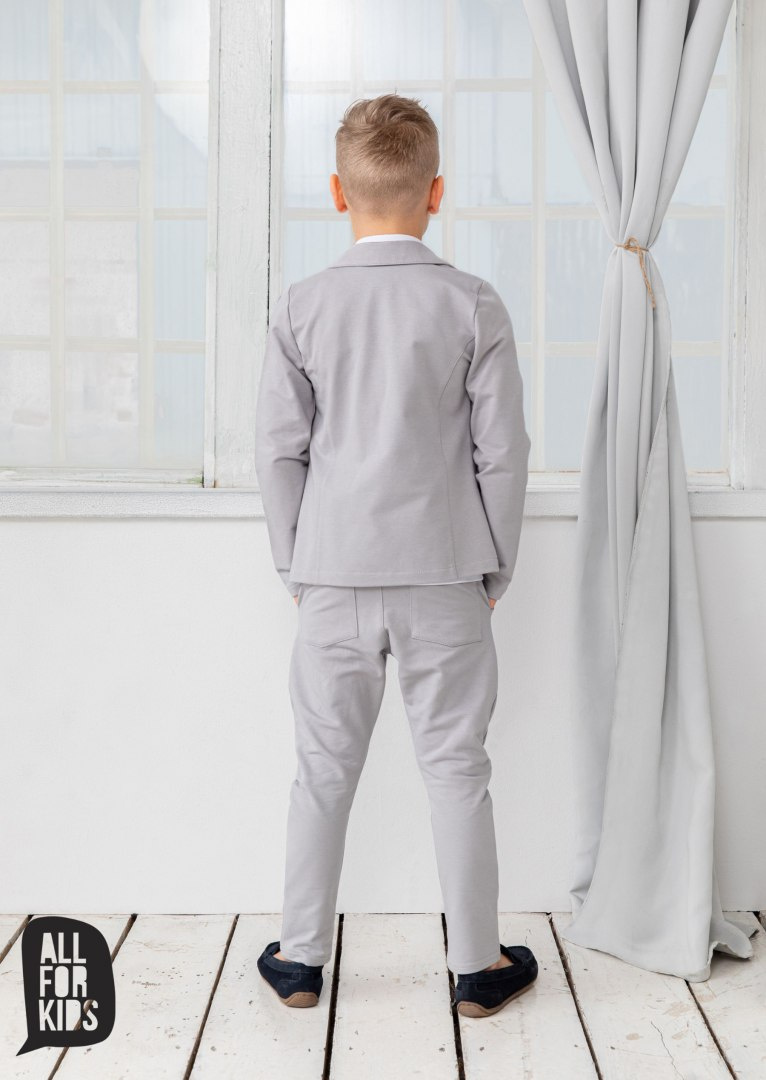 Elegantly sporty light grey checkered suit with fly included Elegantly sporty light grey checkered suit with fly included