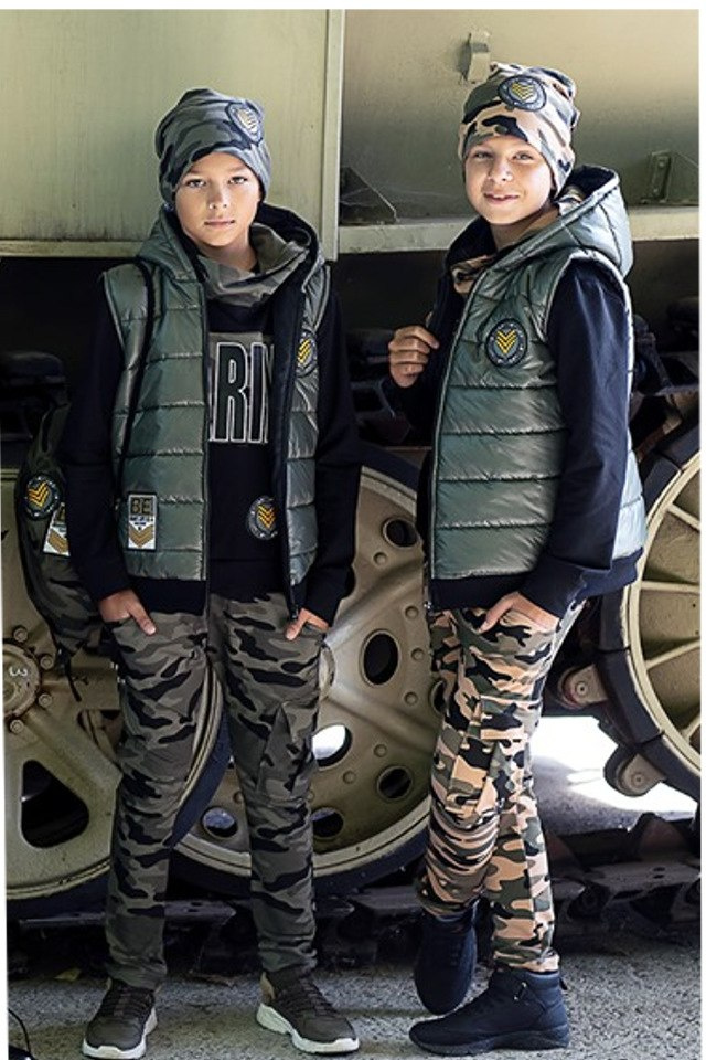 Quilted REBEL vest with hood and stripes Quilted REBEL vest with hood and stripes