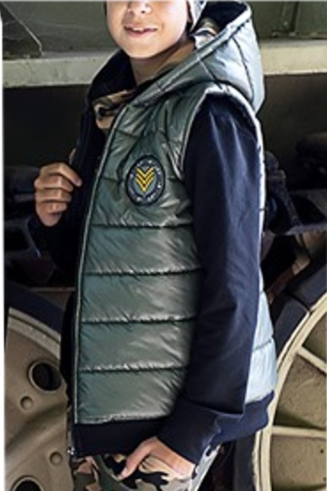 Quilted REBEL vest with hood and stripes Quilted REBEL vest with hood and stripes