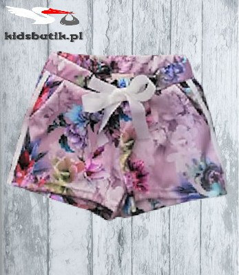 Shorts with floral print, bow and lanterns Shorts with floral print, bow and lanterns