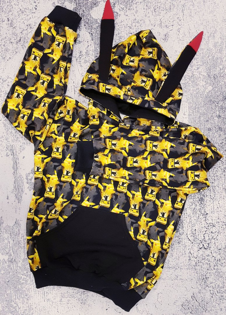 POKEMON Pikachu hoodie and toe POKEMON Pikachu hoodie and toe