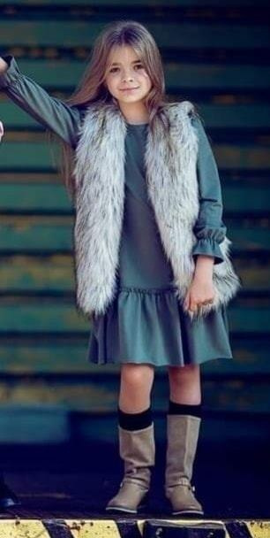 Bella fur vest - black Bella fur vest - black