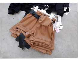 Shorts with eco-leather with kidney - caramel