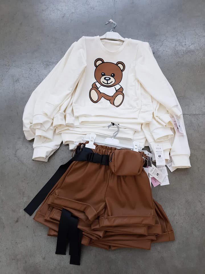 Shorts with eco-leather with kidney - caramel Shorts with eco-leather with kidney - caramel