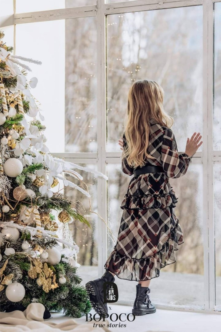 Checkered dress with extended back Checkered dress with extended back