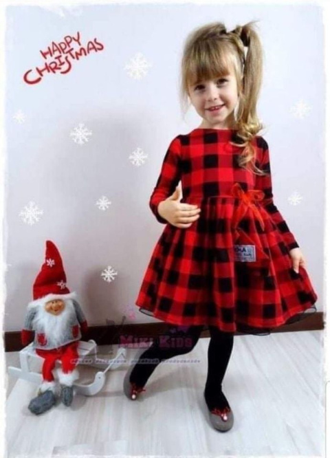 Christmas dress in red plaid with tulle Christmas dress in red plaid with tulle