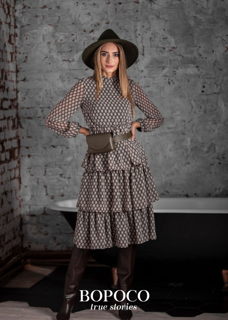 Dress with flounces in a multicolored pattern for a mom Dress with flounces in a multicolored pattern for a mom