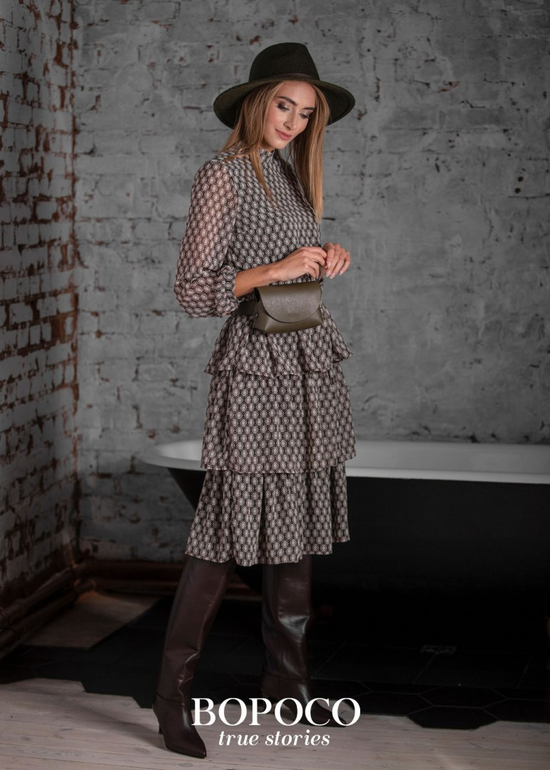 Dress with flounces in a multicolored pattern for a mom Dress with flounces in a multicolored pattern for a mom