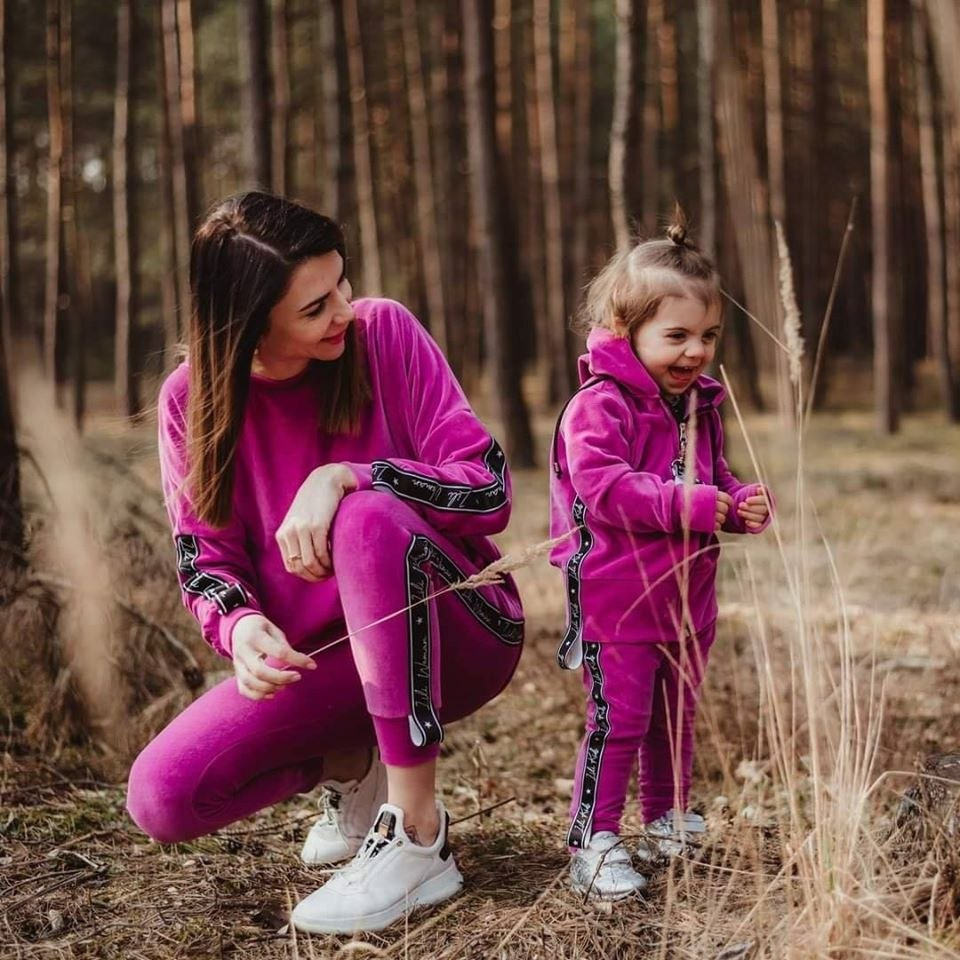 Velour lily tracksuit with straps and with pin - fuchsia Velour lily tracksuit with straps and with pin - fuchsia