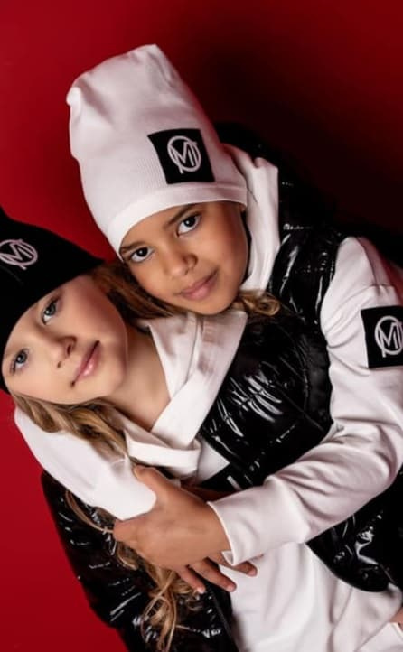 White VERA hat and tube set with a patch White VERA hat and tube set with a patch