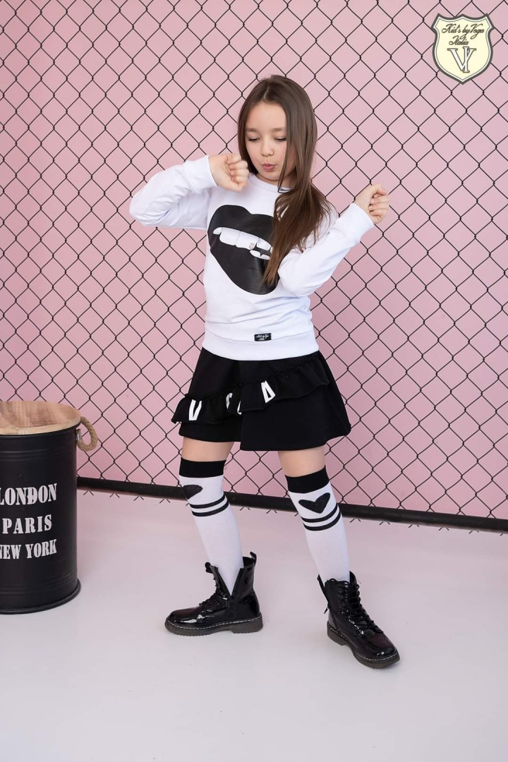 VOGA Black Lips Sweatshirt VOGA Black Lips Sweatshirt