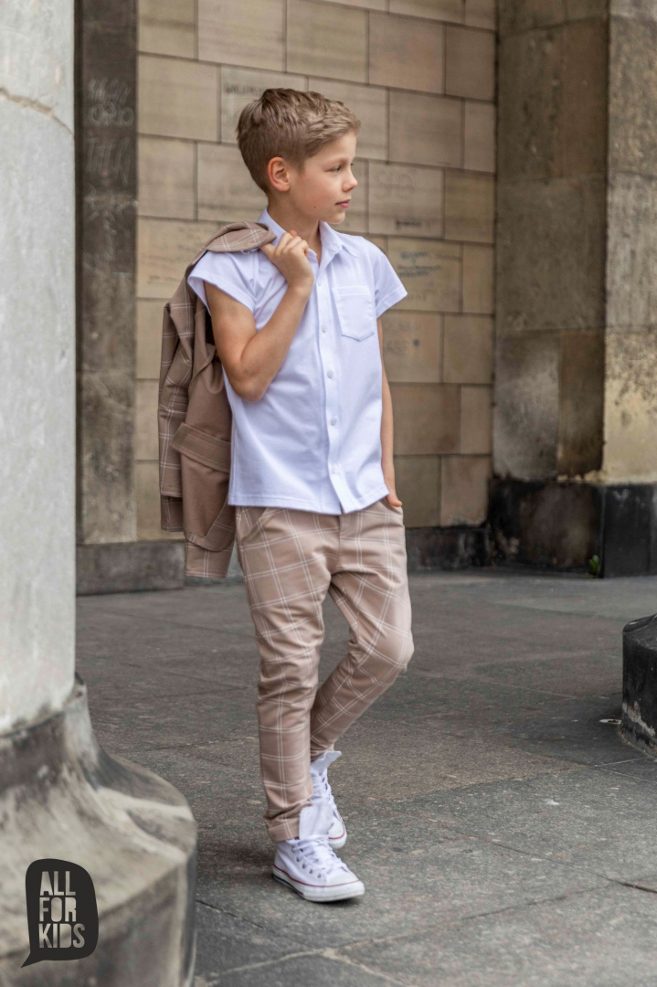 Elegantly sporty light grey checkered suit with fly included Elegantly sporty light grey checkered suit with fly included