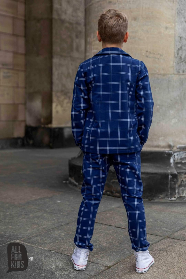 Elegantly sporty light grey checkered suit with fly included Elegantly sporty light grey checkered suit with fly included