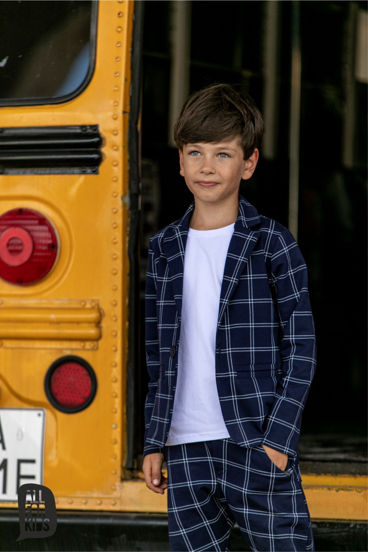 Elegantly sporty light grey checkered suit with fly included Elegantly sporty light grey checkered suit with fly included