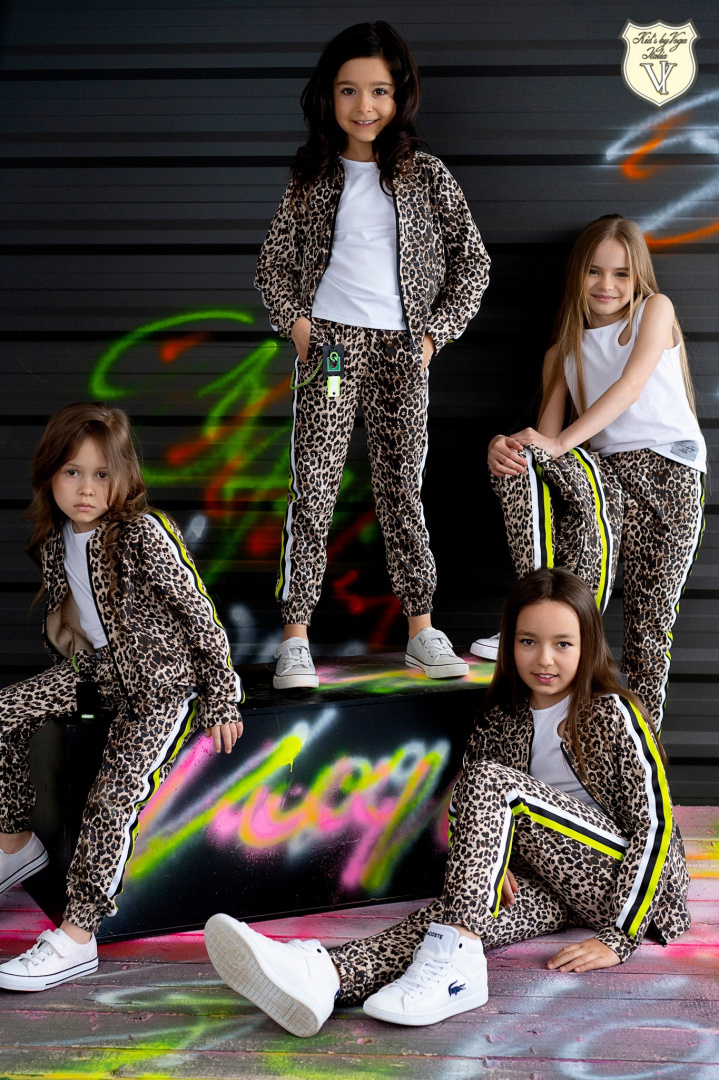 Panther set with a neon stripe Panther set with a neon stripe