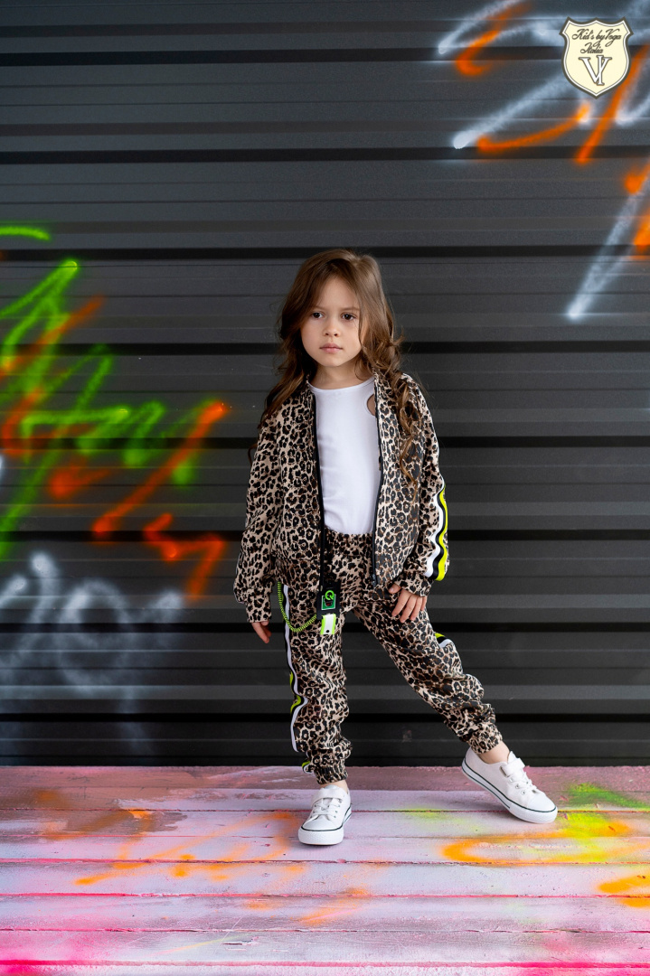 Panther set with a neon stripe Panther set with a neon stripe