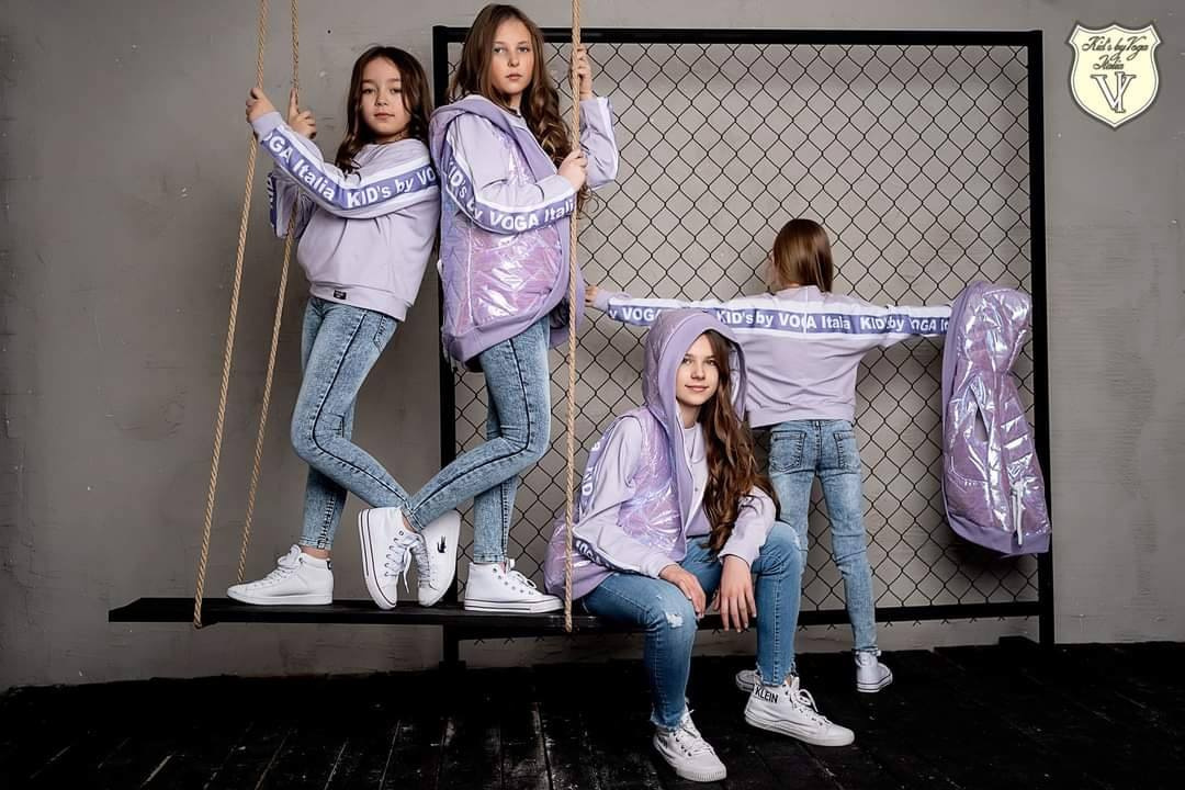 VOGA purple sweatshirt with tape on the back VOGA purple sweatshirt with tape on the back