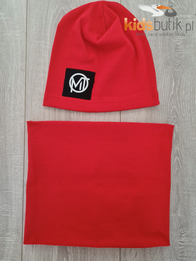 Red VERA hat and tube set with a patch Red VERA hat and tube set with a patch