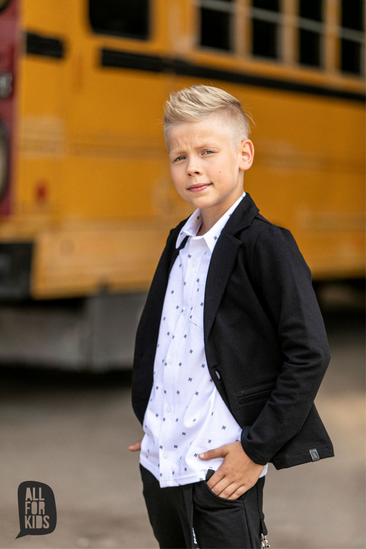 Sporty, smooth suit with detachable braces - black Sporty, smooth suit with detachable braces - black