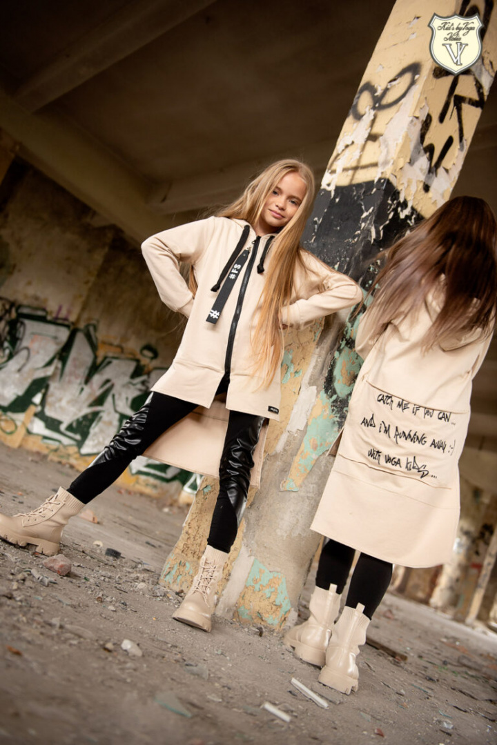 Black leggings with eco-leather inserts Black leggings with eco-leather inserts