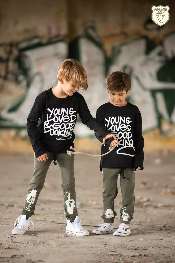 YOUNG set with prints YOUNG set with prints