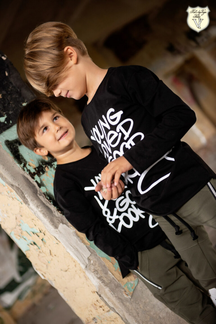 YOUNG set with prints YOUNG set with prints