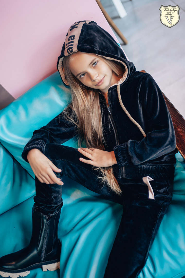 Velour black tracksuit with VOGA logo Velour black tracksuit with VOGA logo