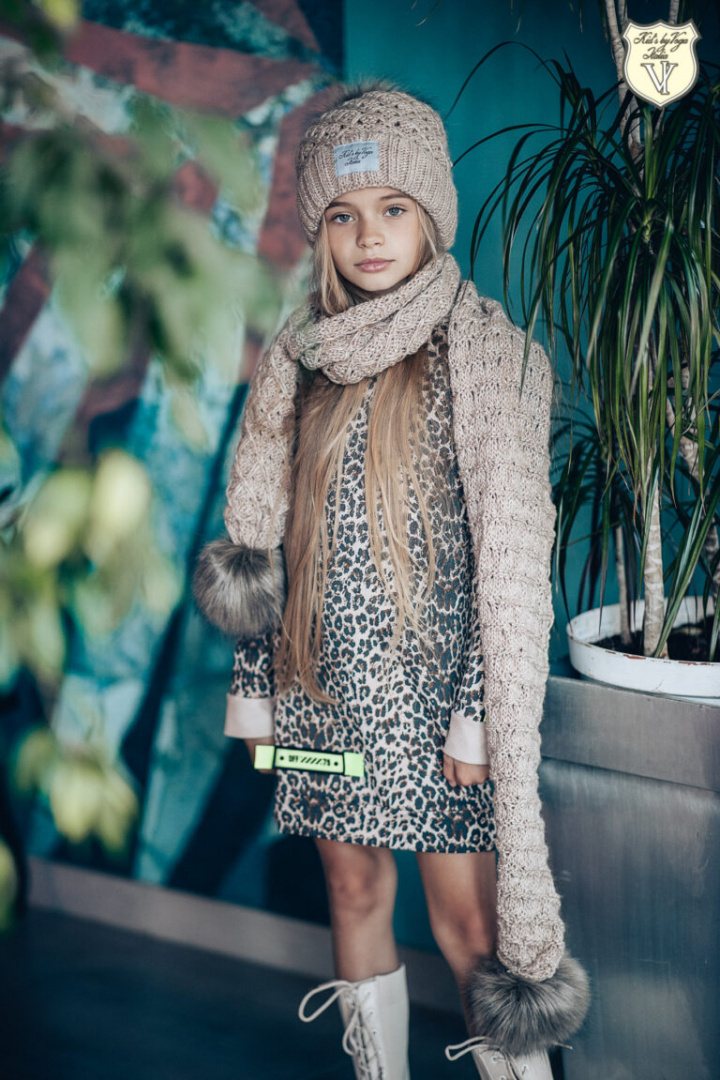 Winter set hat and scarf weave openwork - cappucino Winter set hat and scarf weave openwork - cappucino
