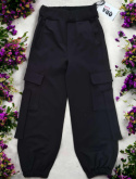 Dresowe spodnie bojówki z trokami przy kieszeniach