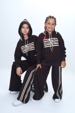 Dres sportowy z kapturem VIZ FASHION lampasy - czekolada